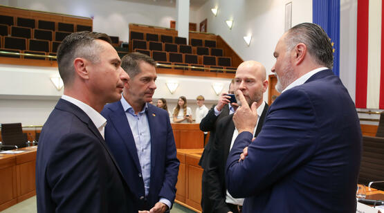 LH Hans Peter Doskozil im Gespräch mit LT-Präsident Robert Hergovich, Rainer Winter und ÖGfE-Generalsekretär Paul Schmidt 
