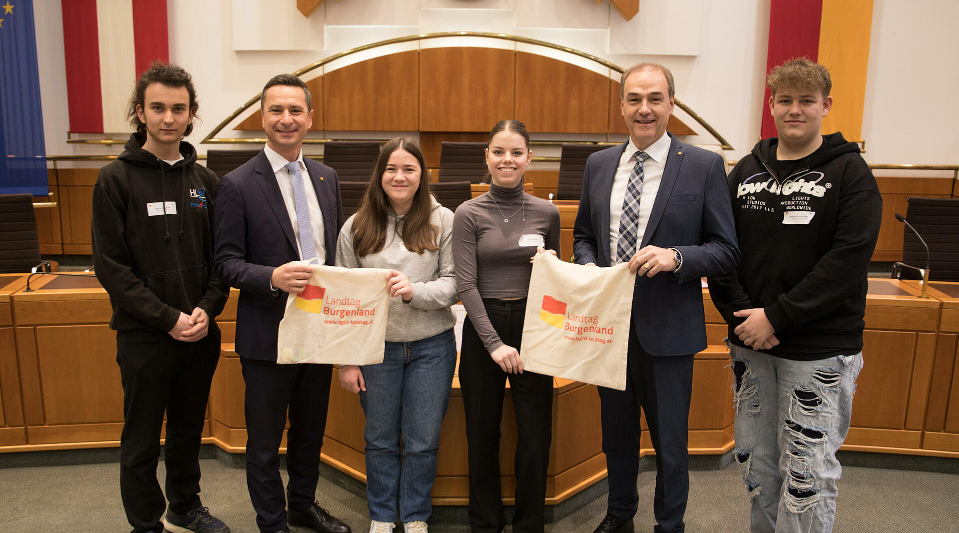 Moritz Schubert, LT-Präsident Robert Hergovich, Pia Freissmuth, Lisa Fischer, LR Leonhard Schneemann, Bastian Laschober