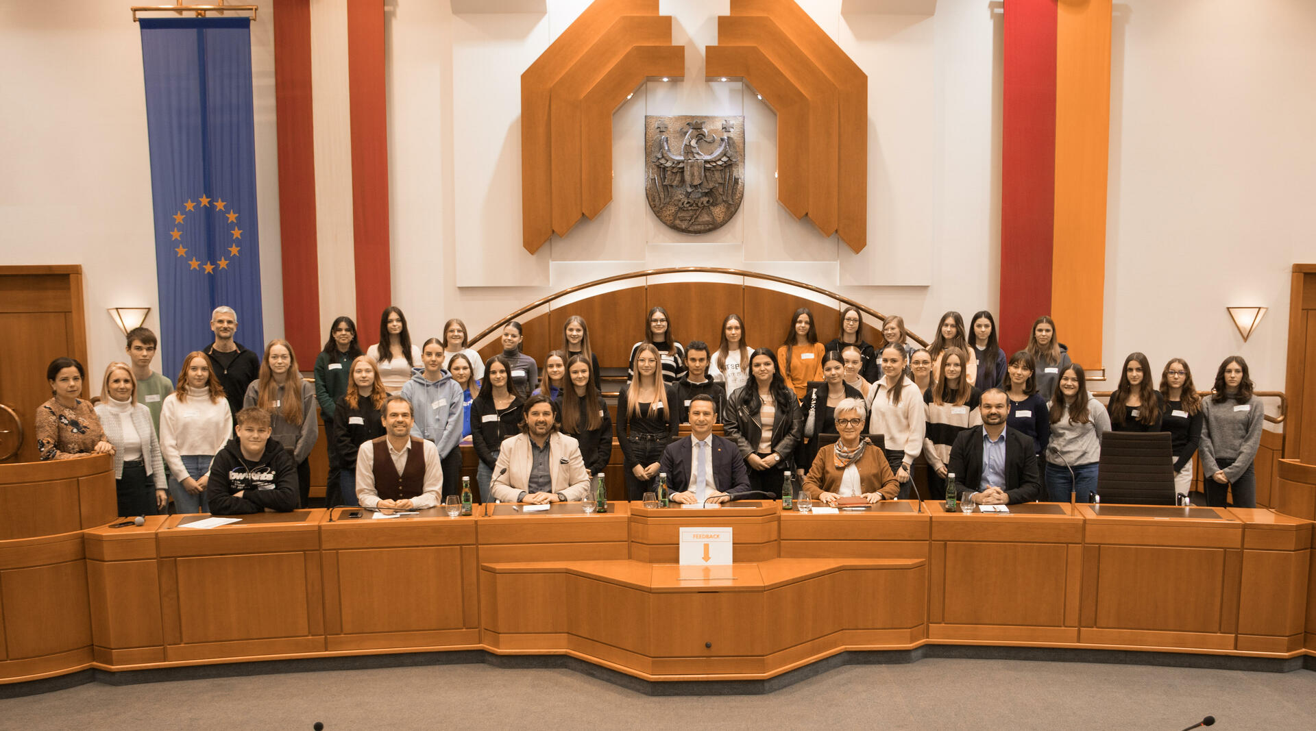 Gruppenfoto mit Abgeordneten