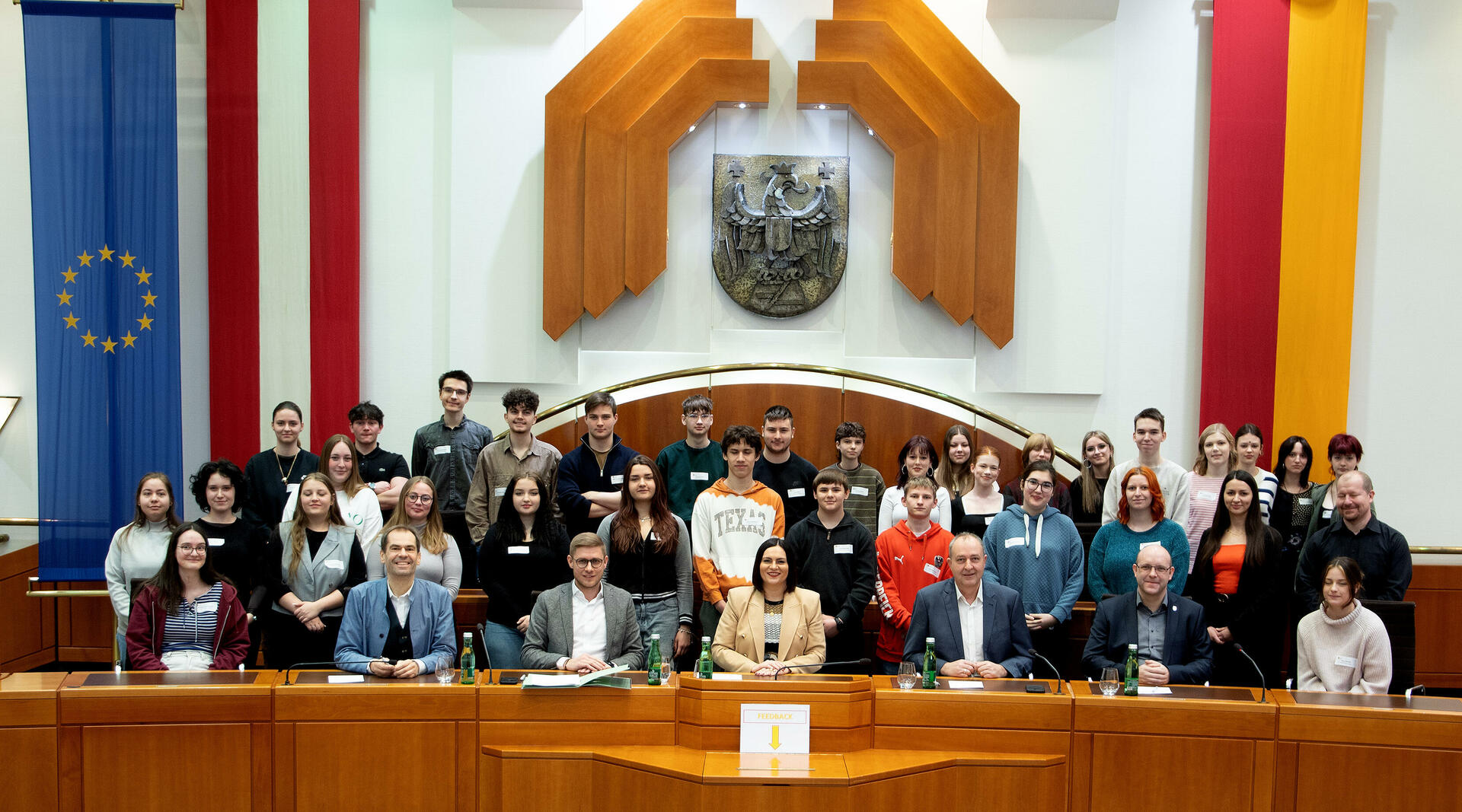 Gruppenbild mit den Abgeordneten
