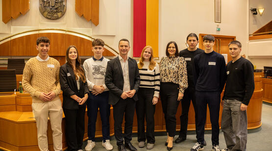 LT-Präsident Hergovich, Jugendliche der HAK Eise